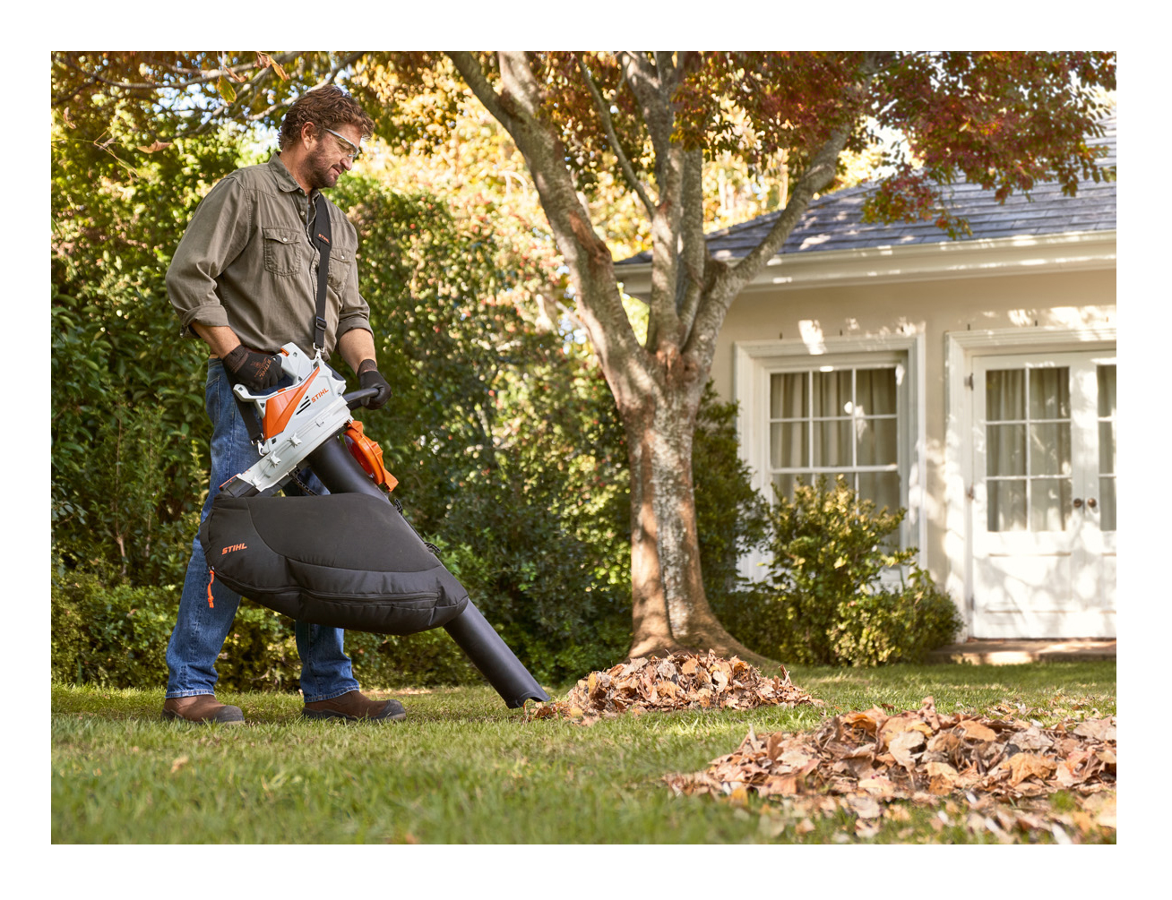 STIHL AkkuSaughäcksler SHA 56 Set mit Akku AK 20 und Ladegerät