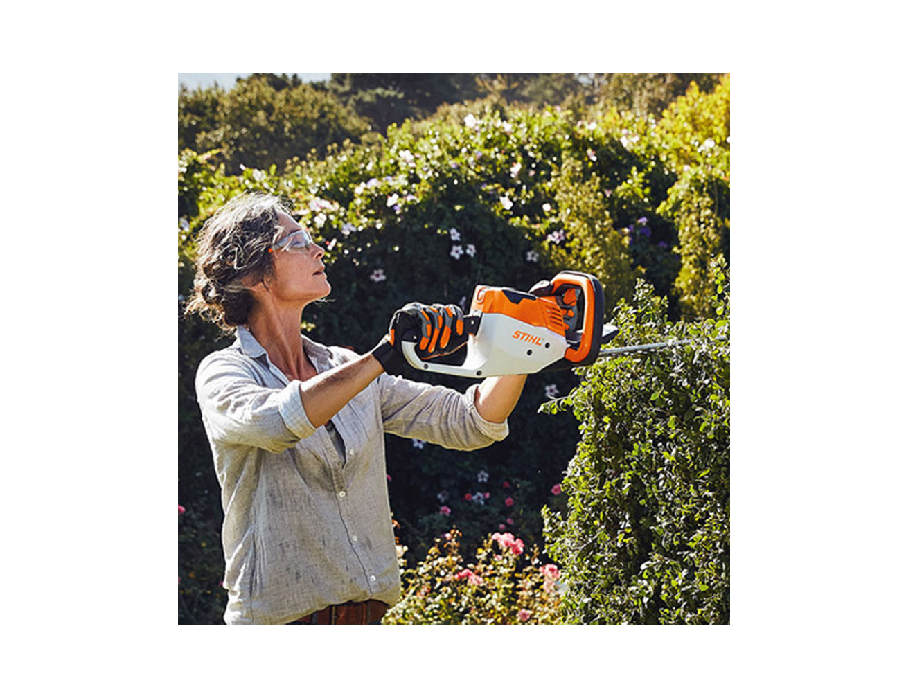 STIHL AkkuHeckenschere HSA 56 mit Akku AK 10 und Ladegerät AL 101